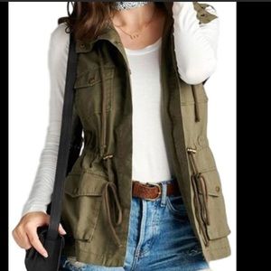 Olive green size L zip down vest
